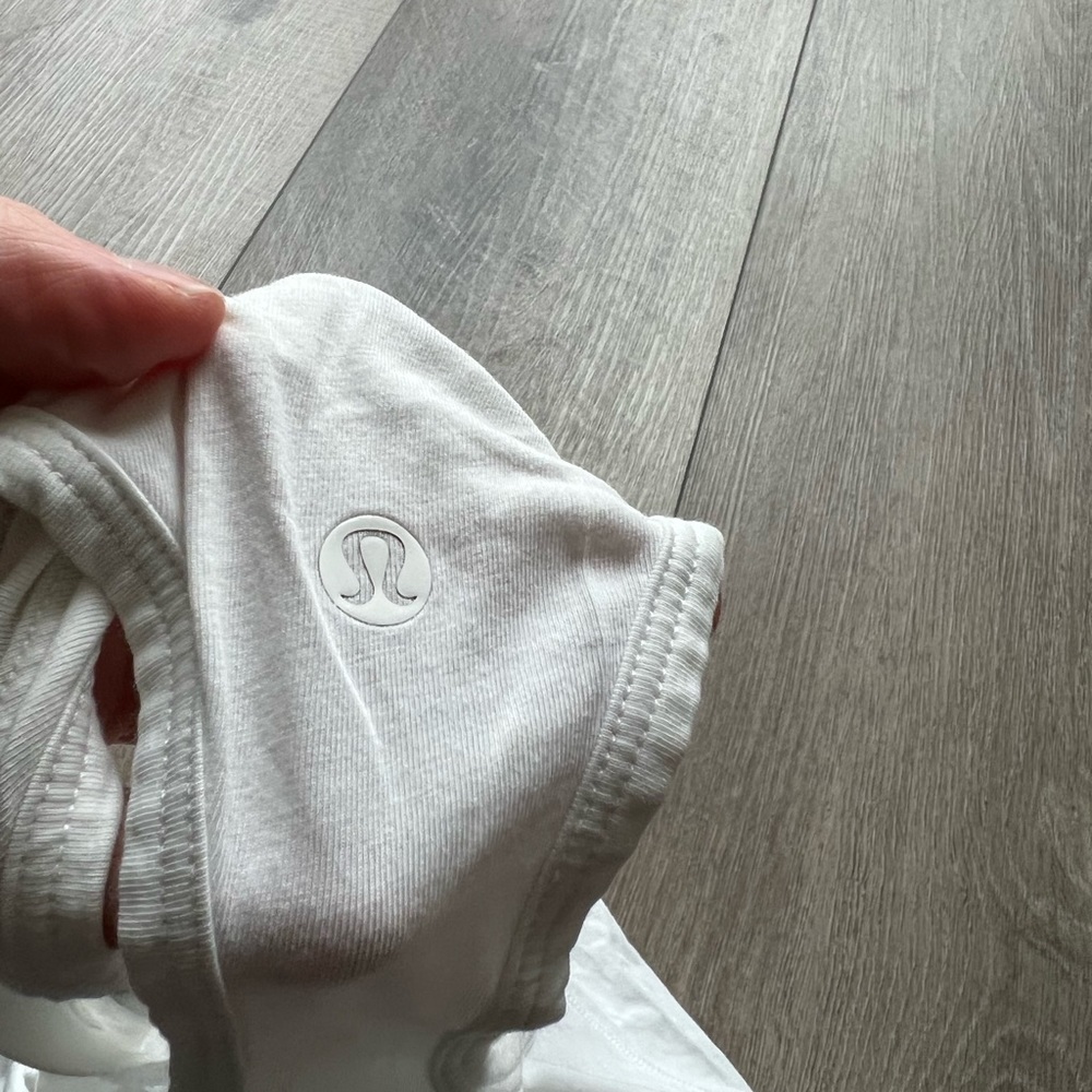 Lululemon Yogi Racerback in White Size 4 - Picture 2 of 4